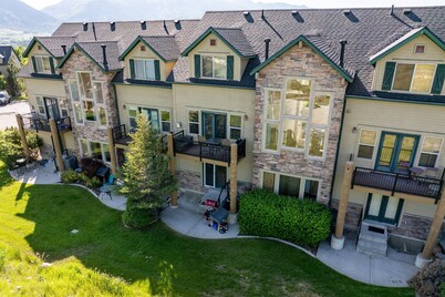 Eden Mtn Retreat MH207 | Near Powder Mtn | Hot Tub