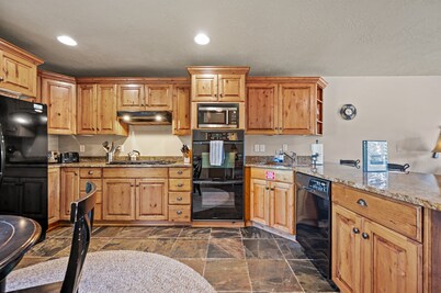 Eden Mtn Retreat MH207| Mtn Views | Hot Tub | Pool