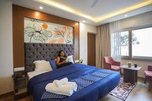 Deluxe Double Room | Free WiFi - Shalom Backpackers Mussoorie (Dehradun)