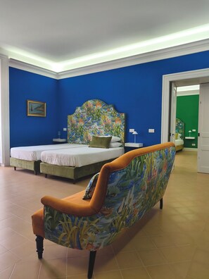 4 chambres, fer et planche à repasser, Wi-Fi, draps fournis