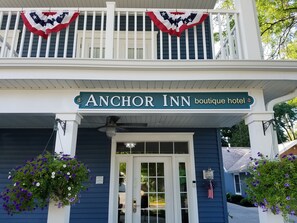 Exterior - Anchor Inn Boutique Hotel (Put-in-Bay)