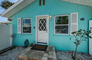 Exterior detail - COASTAL COTTAGE ON ST. PETE BEACH- 1 Bed & 1 Sofa Bed - 1 MIN FROM BEACH.  (St. Pete Beach)