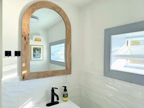 Dusche, Handtücher, Seife, Shampoo