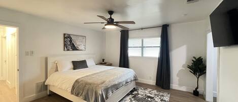 2 habitaciones, tabla de planchar con plancha, wifi y ropa de cama