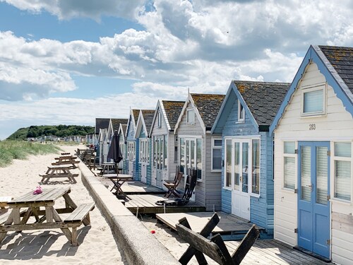 Sunset View - a 3 bedroom holiday home on the popular Hoburne Park, Mudeford.