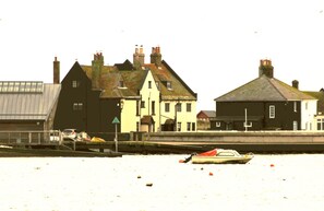 Exterior - Sunset View - a 3 bedroom holiday home on the popular Hoburne Park, Mudeford. (Christchurch)