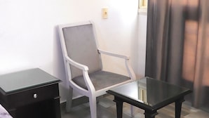 Basic Room | Living area | LCD TV - K Boutique Pyramids View West (Giza)