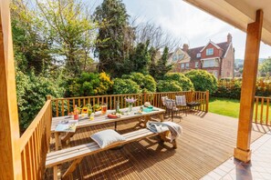 Outdoor dining - Westholme Lodge - Exquisite house with a hot tub. (Minehead)