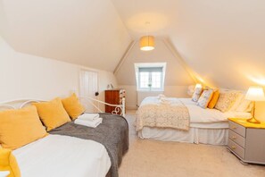 Room - Westholme Lodge - Exquisite house with a hot tub. (Minehead)