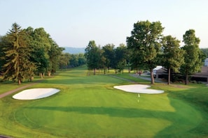 Golf - Elegant 2BR Suite w Lake View and Pool (Morgantown)