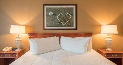 Studio Serenity at Lakeview: Where Golf Meets Comfort