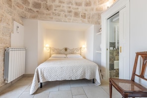 4 bedrooms, travel crib, free WiFi, bed sheets - Trullo Paradise Pool - Locorotondo (Locorotondo)