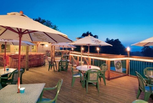 Modern Studio at Lakeview Golf Resort w Pool