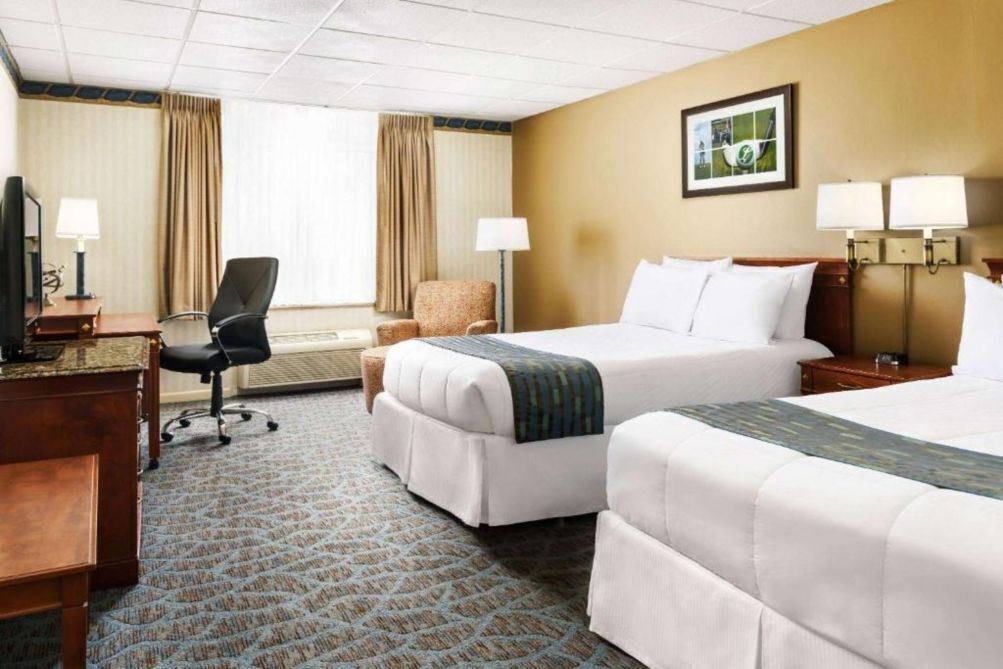 Iron/ironing board, WiFi (free), bed sheets