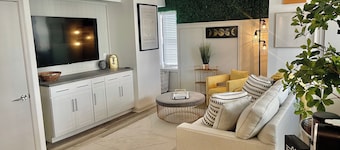 Modern Fully Renovated Suite in Downtown Trenton