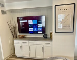 Interior - Modern Fully Renovated Suite in Downtown Trenton (Trenton)