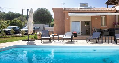 Newly built property with private pool and sea view. Wheelchair accessible.