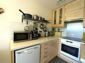 Fridge, microwave, oven, dishwasher - Seaview at Merton Hall, Newport (Dinas Cross)