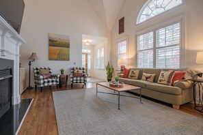 Smart-TV, peis og bordtennis