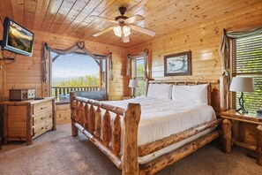 1 Schlafzimmer, Zimmersafe, Schreibtisch, Bügeleisen/Bügelbrett