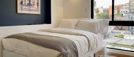 Apartment (308) | 1 bedroom, premium bedding, iron/ironing board, free WiFi