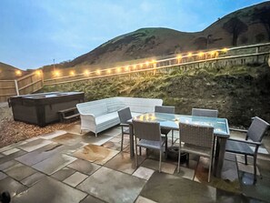 Outdoor dining - 3 bedroom accommodation in Church Stretton (Church Stretton)