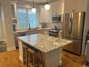 Kühlschrank, Ofen, Herdplatte, Geschirrspüler