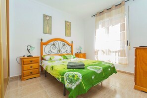 2 chambres, fer et planche Ă repasser, Wi-Fi gratuit, draps fournis