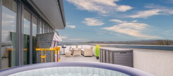 Immo-Vision: Penthouse - Sauna - Jacuzzi - BBQ - See