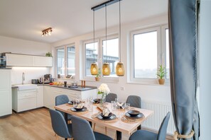 Dining - Immo-vision: Penthouse - Sauna - Jacuzzi - BBQ - See (Bergneustadt)