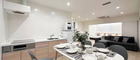 Premium Apartment | 2 bedrooms, desk, laptop workspace, iron/ironing board