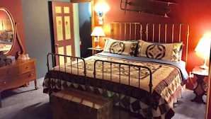 Room - Stowe Austrian Chalet (Waterbury)