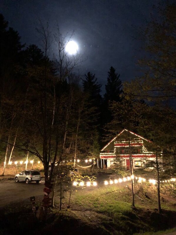Exterior - Lincoln Peak - Grunberg Haus Inn & Cabins (Waterbury)