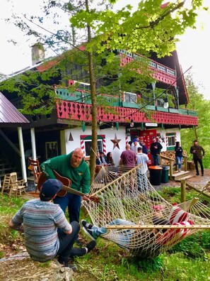 Property grounds - Lincoln Peak - Grunberg Haus Inn & Cabins (Waterbury)