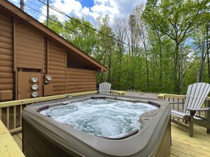 Bañera de hidromasaje al aire libre
