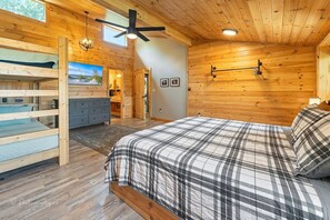 2 dormitorios, tabla de planchar con plancha, wifi y ropa de cama