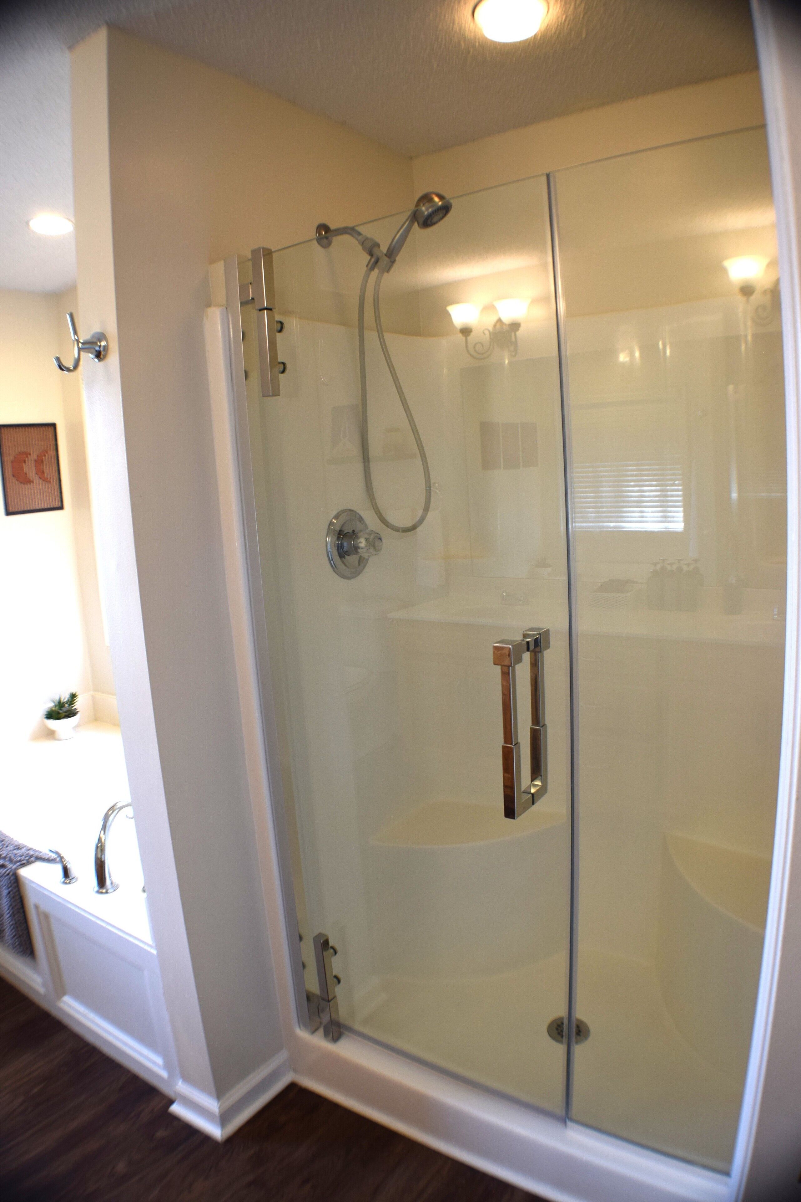 Shower, jetted bath, hair dryer, towels