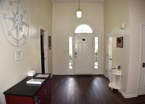 Interior - Space Oddity: Close & Accessible! <Convenient to Huntsville and Madison> (Huntsville)