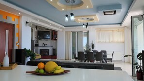 Dining - Villa Sophia (chania)