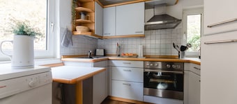 Ferienhaus in Ortsrandlage mit Aussensauna und Beleuchteter Glasüberdachung
