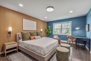 4 soveværelser, skrivebord, strygejern/strygebræt, weekendseng