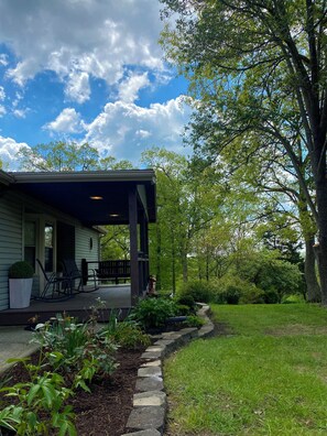 Terrace/patio - Secluded Retreat in Scenic Frankfort w/ Hot Tub: Whiskey Woods - Book Now! (Frankfort)