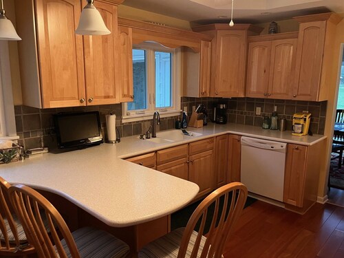 Easy access to tri-state attractions.  Lakes, golf, wildlife and more.  