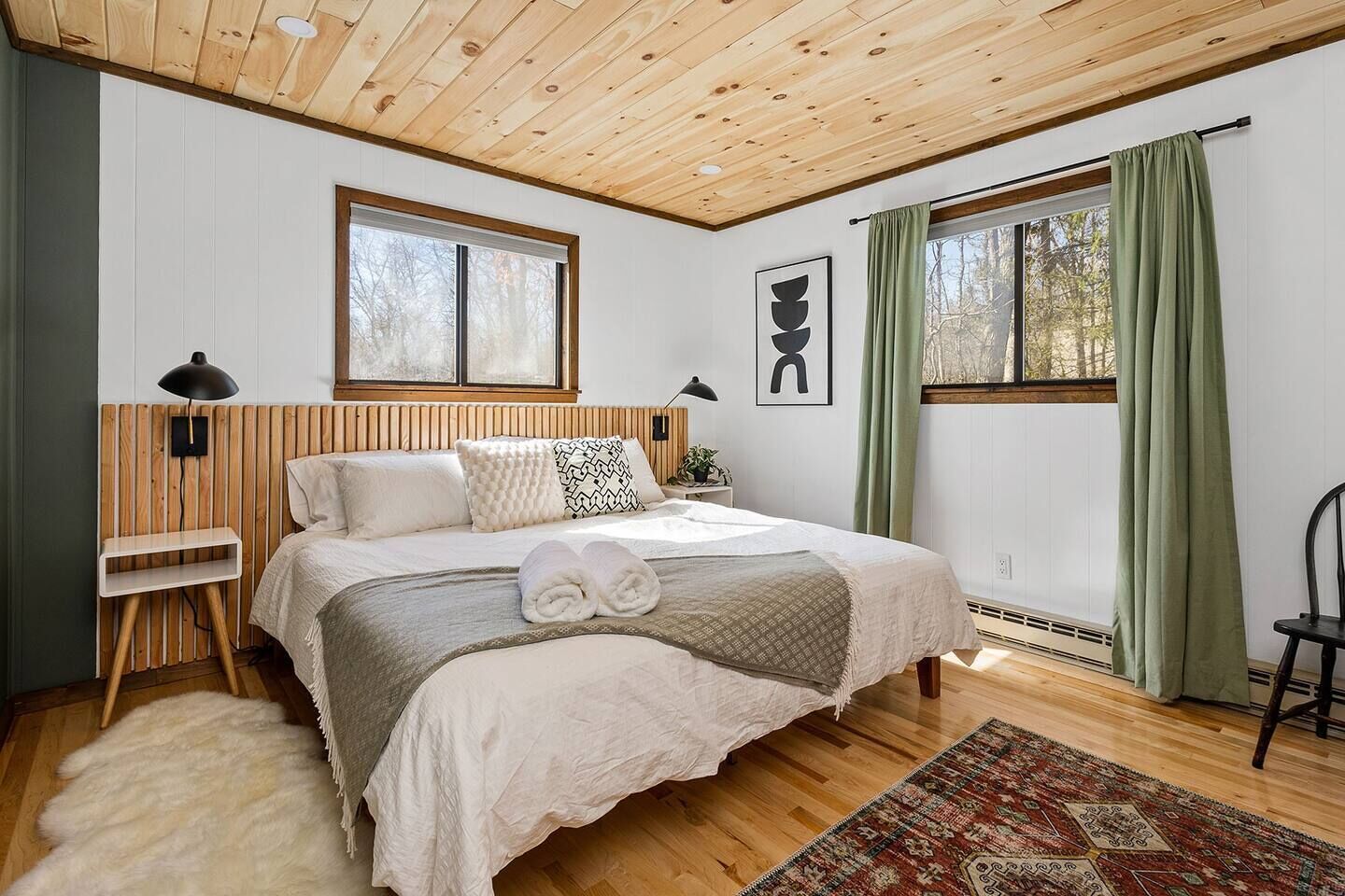 2 bedrooms, iron/ironing board, travel crib, free WiFi