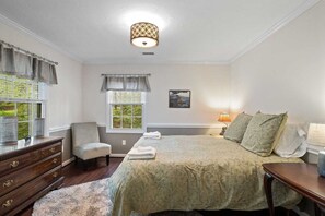 4 chambres, bureau, Wi-Fi gratuit, draps fournis