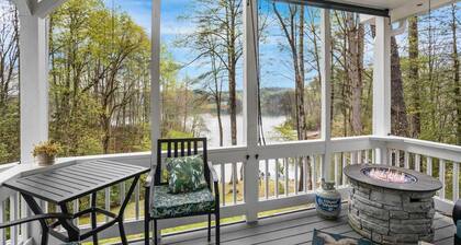 Gorgeous 4BR Lakefront Retreat w/ Private Dock, Fireplace & Gourmet Kitchen