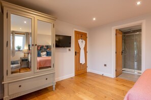 2 bedrooms, Internet