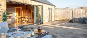 Millfield Barn -  a cottage that sleeps 4 guests  in 2 bedrooms