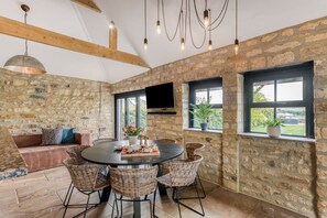 Dining - The Farmhouse -  a house that sleeps 10 guests  in 5 bedrooms (Near Richmond)