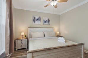 2 bedrooms, iron/ironing board, travel cot, free WiFi